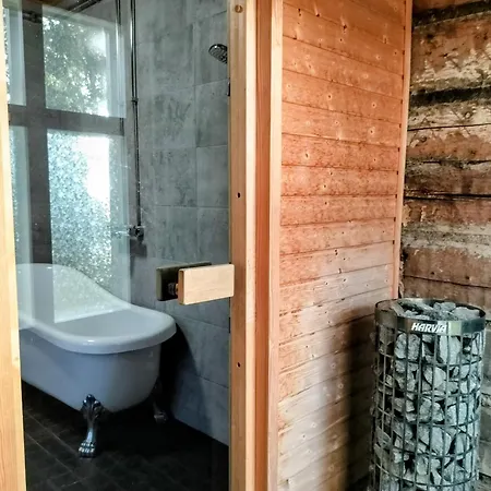 Huvilat Traditional Finnish 4 Bedroom Family *